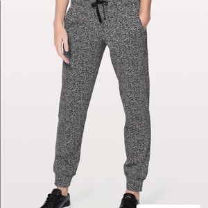 Lululemon Ready to Rulu Jogger- Size 8